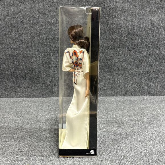 Barbie Collector James Bond Octopussy Doll Black Label Mattel T4550‎ 2010 In Box - Picture 6 of 10